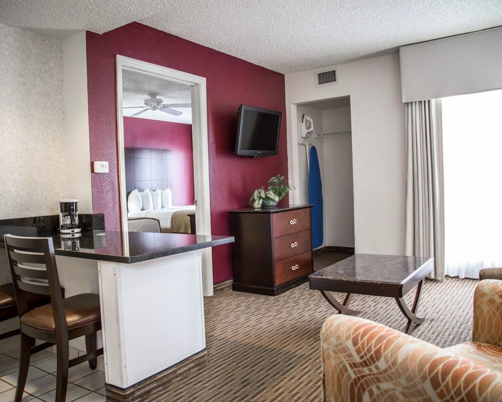 Surestay Plus By Best Western Orlando Lake Buena Vista Extérieur photo