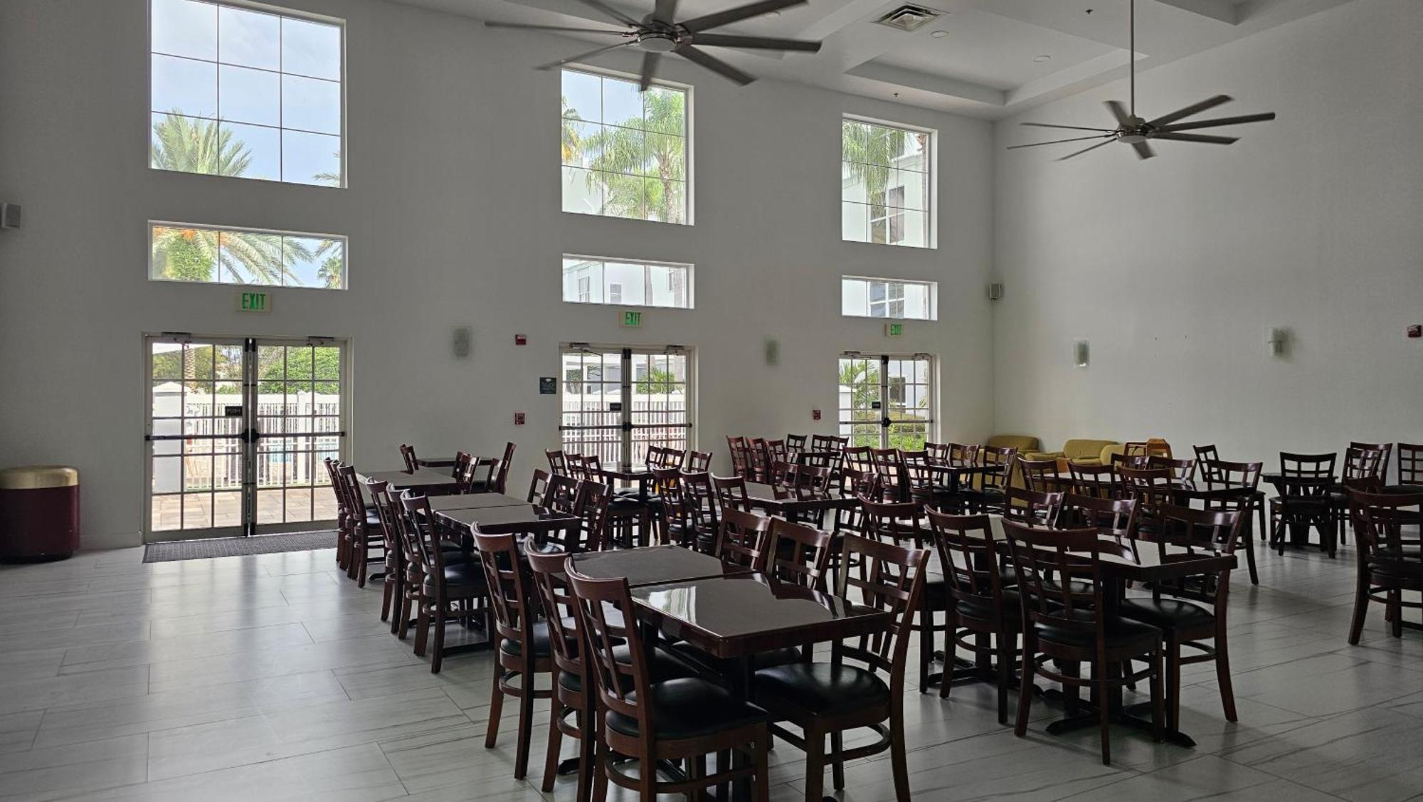 Surestay Plus By Best Western Orlando Lake Buena Vista Extérieur photo